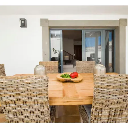 Villa Cosmo By Dreaming Lanzarote *